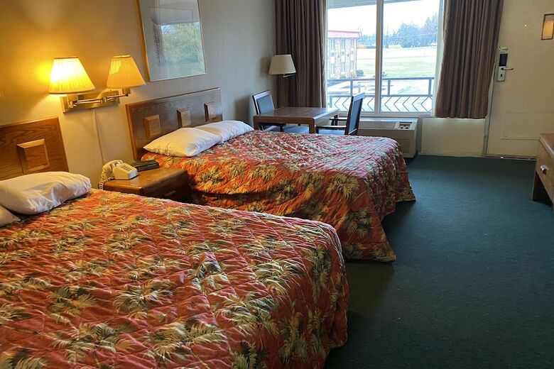 Oyo Hotel New Castle In Hwy 3