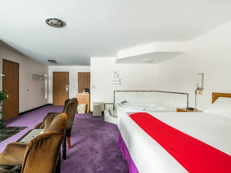 Oyo Hotel Chesaning Route 52 & Hwy 57