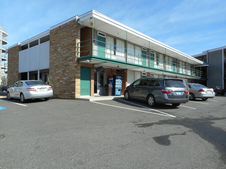 Highlander Motel