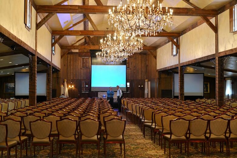 Normandy Farm Hotel And Conference Center