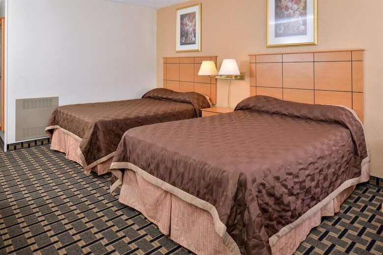 Hotel Americas Best Value Inn & Suites St. Cloud