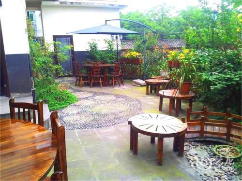 Hostal Longxinfang Garden Guest House