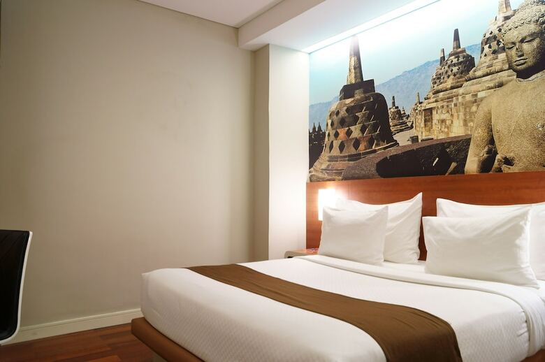 Citihub Hotel @mayjend Sungkono, Surabaya