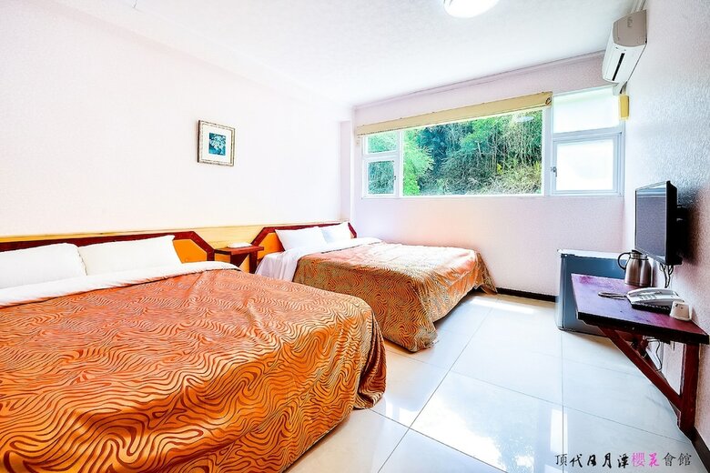 Bed & Breakfast Dindai Cherry Blossom Resort