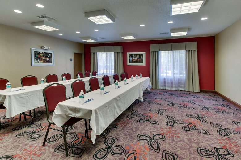 Holiday Inn Express Hotel & Suites Lancaster-lititz