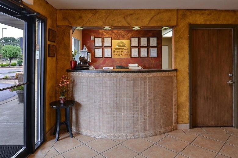 Motel Americas Best Value Inn & Suites University Ave