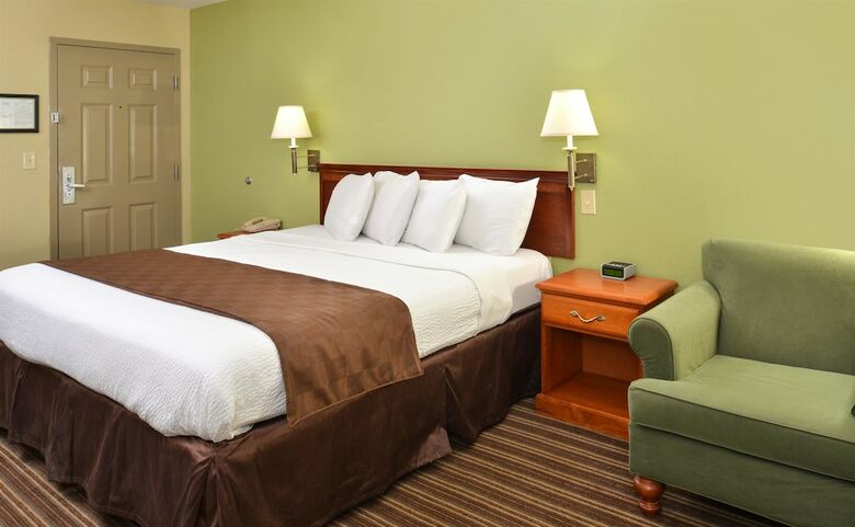 Motel Americas Best Value Inn & Suites University Ave