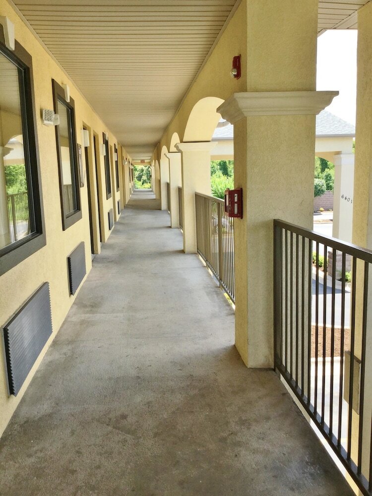 Motel Americas Best Value Inn & Suites University Ave