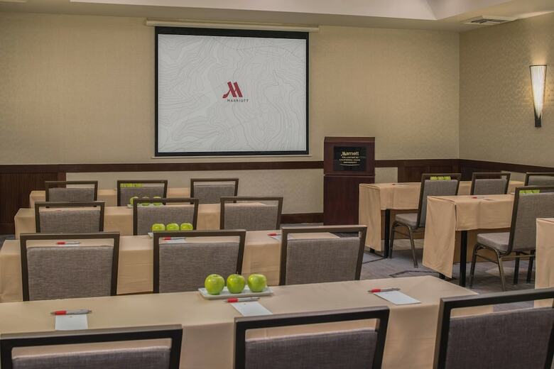 Hotel Fullerton Marriott At California State University