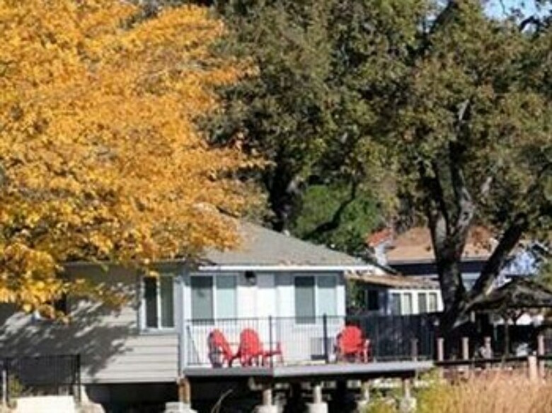 Clear Lake Cottages & Marina