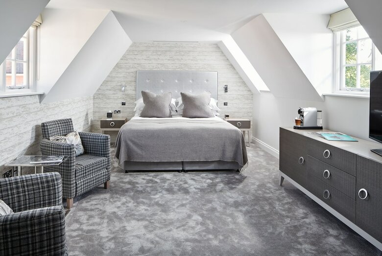Barnett Hill - Luxury Hotel