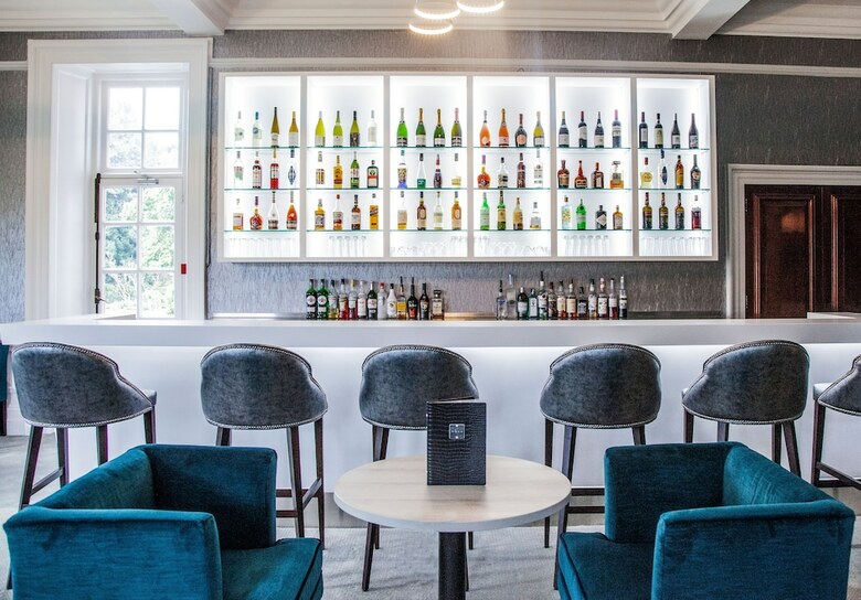 Barnett Hill - Luxury Hotel