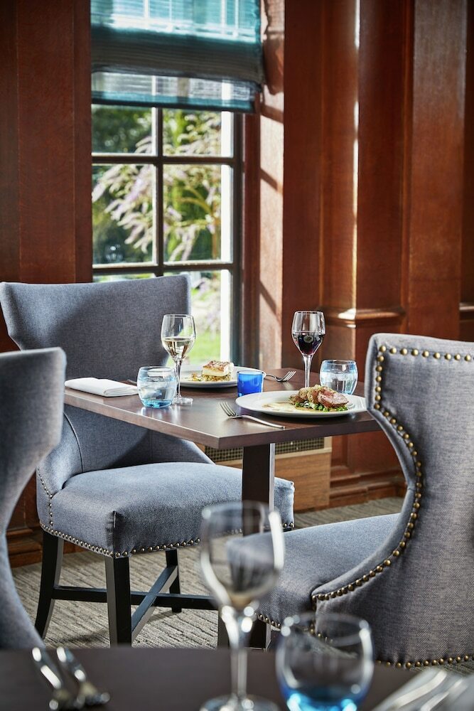 Barnett Hill - Luxury Hotel