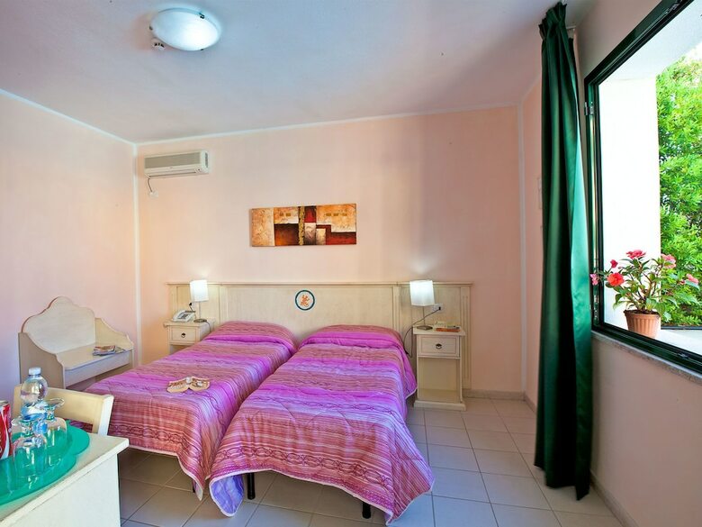 Ariadimari Hotel