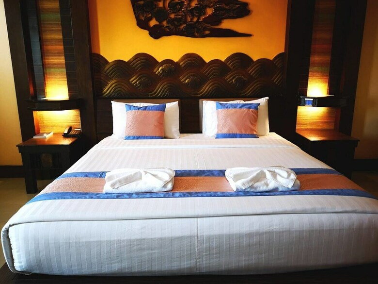 Ruean Phae Royal Park Hotel