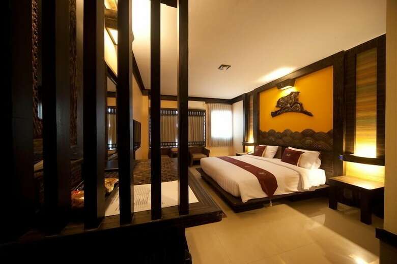 Ruean Phae Royal Park Hotel