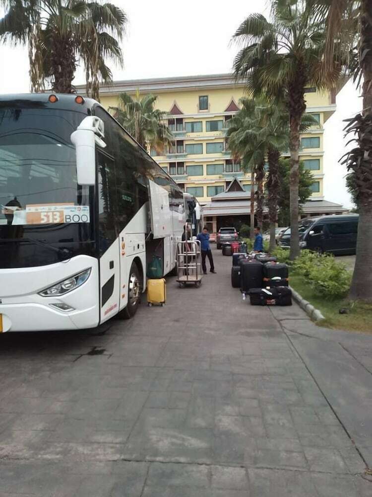 Ruean Phae Royal Park Hotel