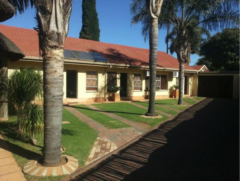 Hotel Big 5 Guest House
