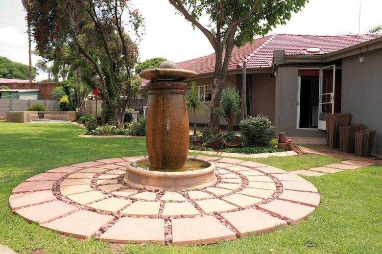 Hotel Big 5 Guest House