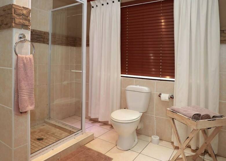 Hotel Big 5 Guest House