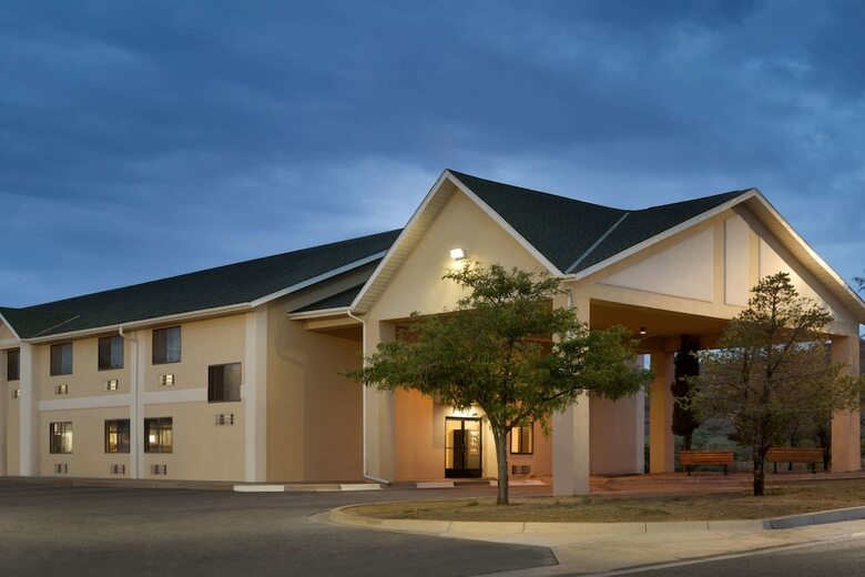 Hotel Travelodge By Wyndham Belen
