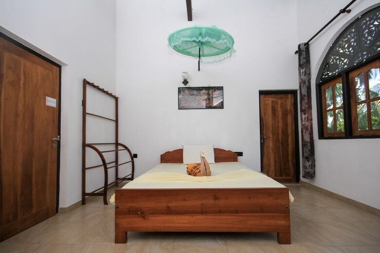 Hotel Negombo Village