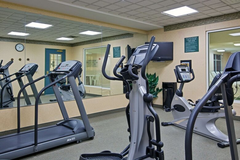 Hotel Country Inn & Suites By Radisson, Hampton, Va