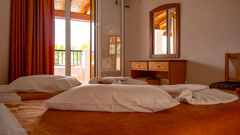 Apartamentos Tria Adelphia