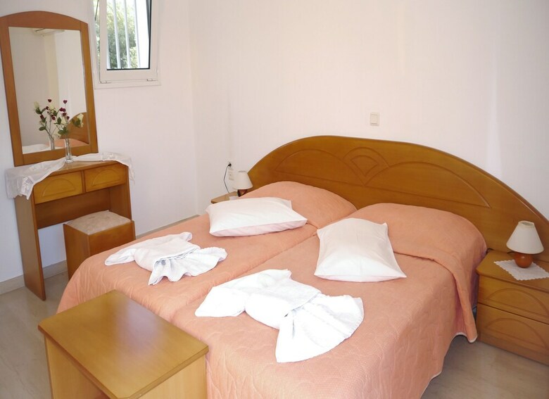 Apartamentos Tria Adelphia