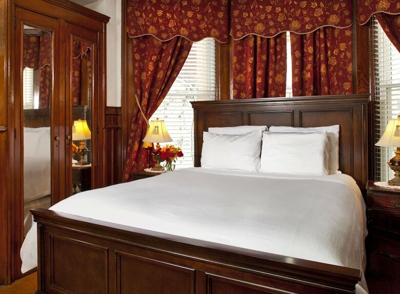 Bed & Breakfast American Guest House