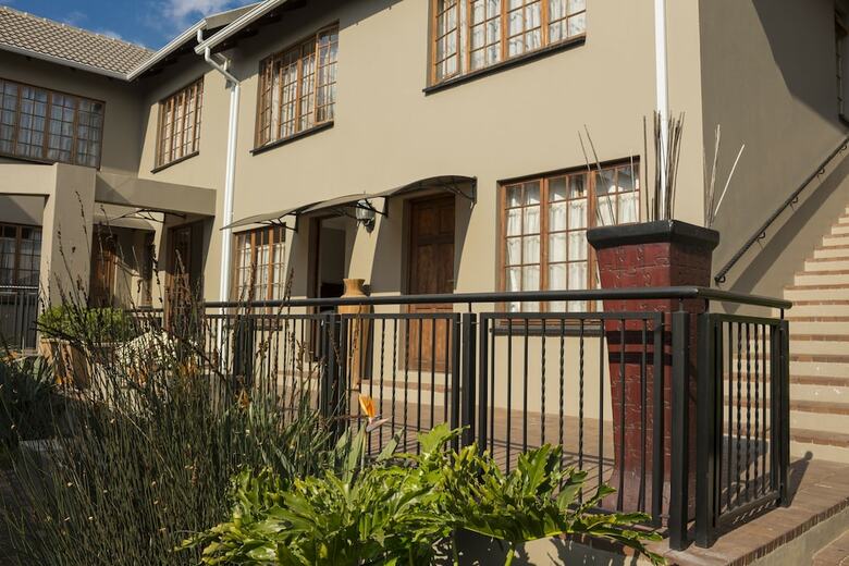 Hotel Ruth Avenue Guest House