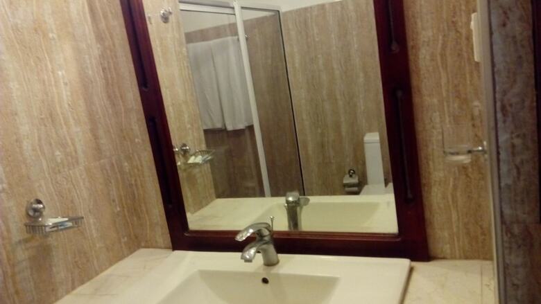 Hotel Sarathchandra Tourist Guest House