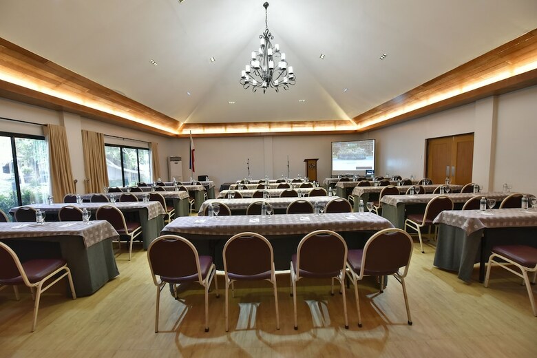 Hotel Batangas Country Club
