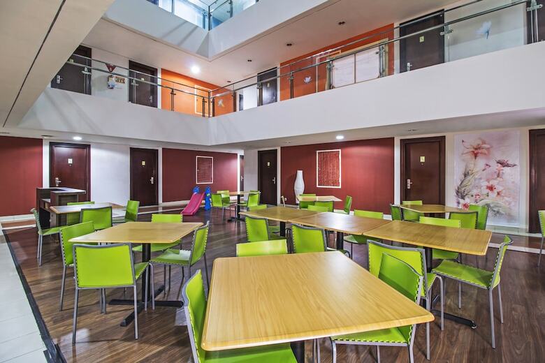 Hotel Reddoorz Plus Near Rs Pertamina