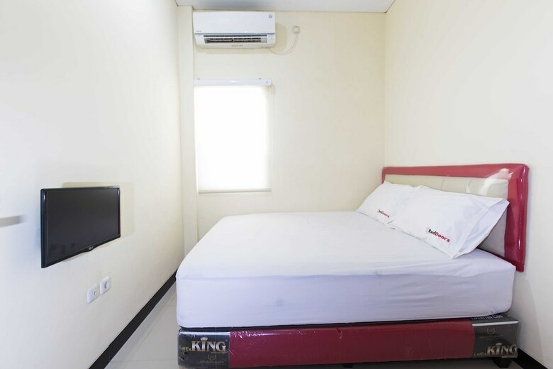 Hotel Reddoorz Plus @ Jalan Pemuda Jakarta