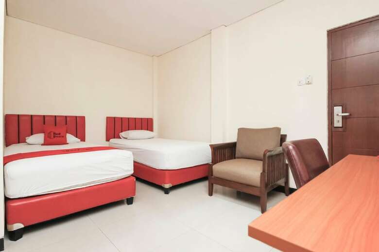 Hotel Reddoorz Plus @ Jalan Pemuda Jakarta