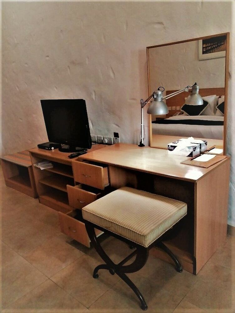 Aparthotel Safari Village Executive Suites