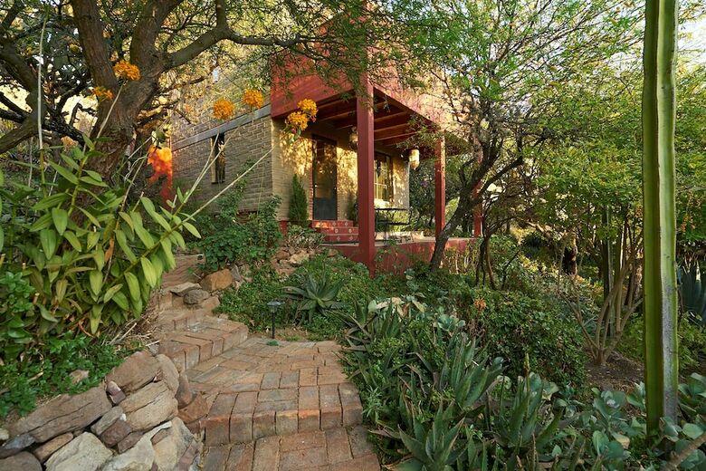 Hotel Sagrada Retreat