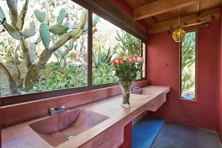 Hotel Sagrada Retreat