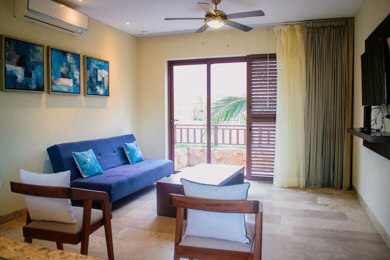 Grand Marina Hotel