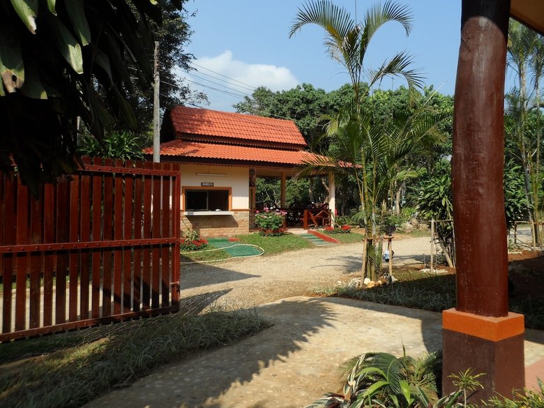 Hotel Khunnam Rimtarn Resort