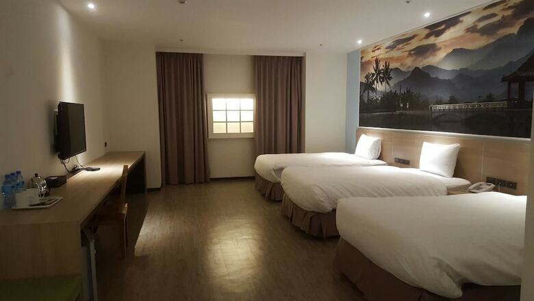 Chii Lih Hotel - Kaohsiung Love River