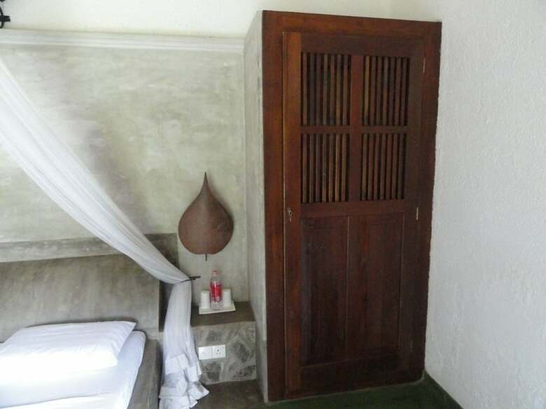 Hotel Serendip Stone Bungalow