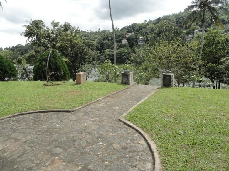 Hotel Serendip Stone Bungalow