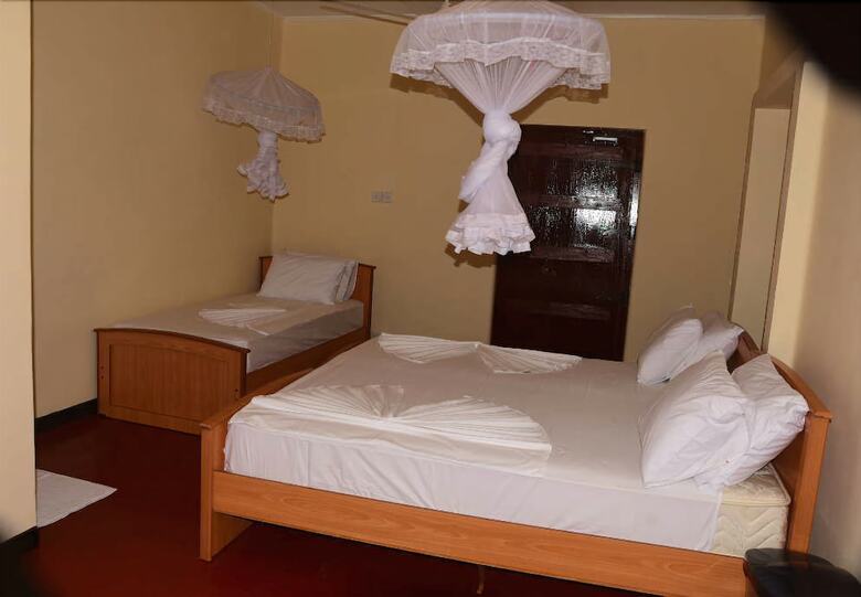Hotel Swiss Garden Tourist Rest