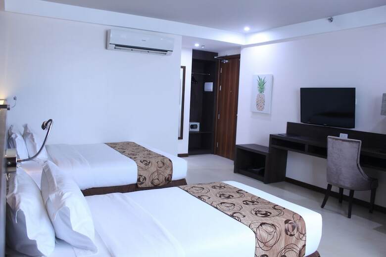 Kew Hotel