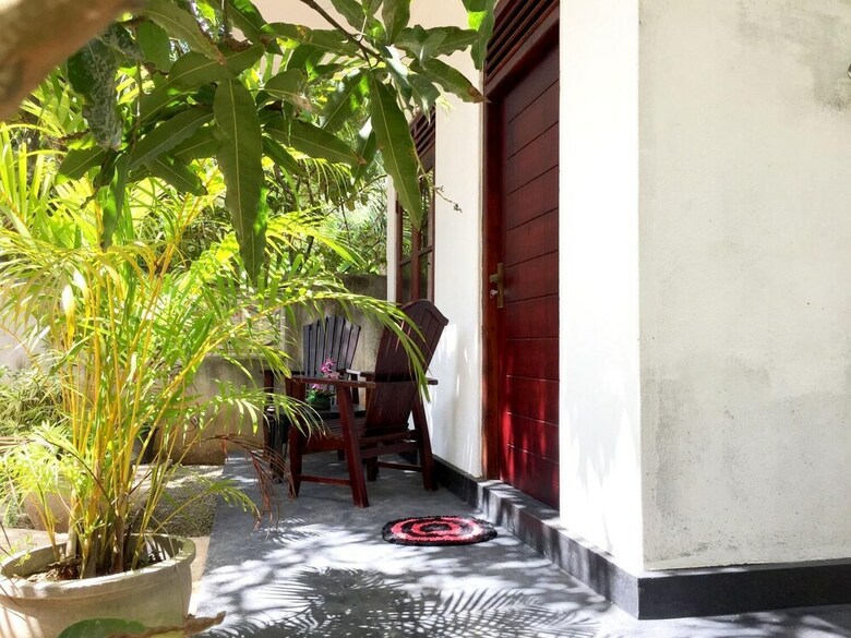 Hotel Damith Tourist Inn