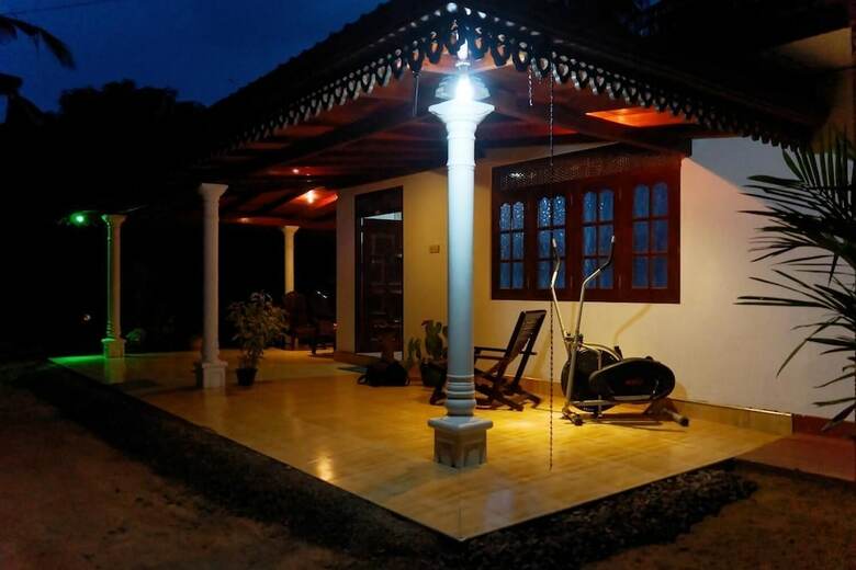 Hotel Damith Tourist Inn
