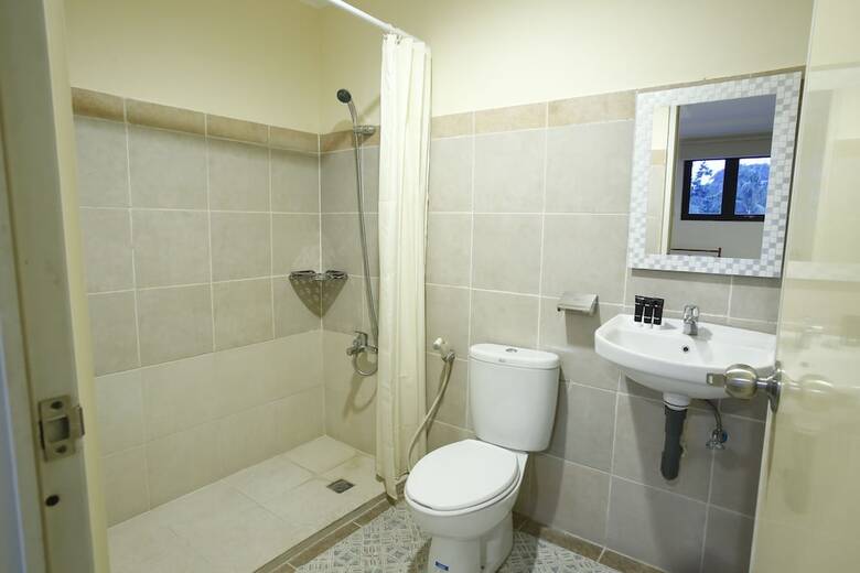 Hotel Reddoorz @ Lebak Bulus Raya 3