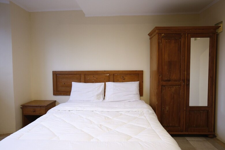 Hotel Reddoorz @ Lebak Bulus Raya 3